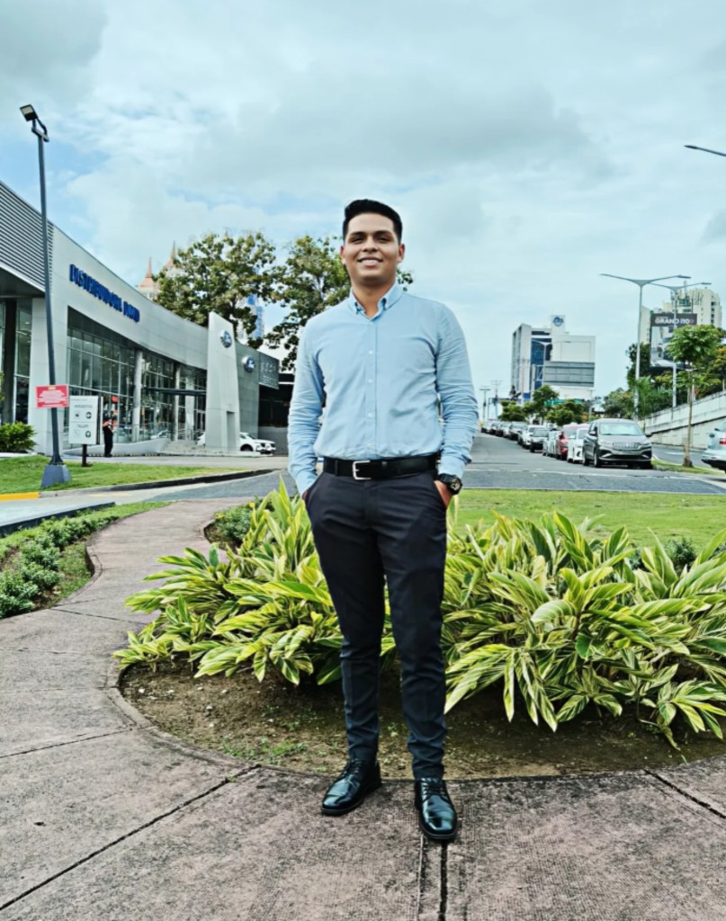 Retrato principal del fundador de The No Name Company